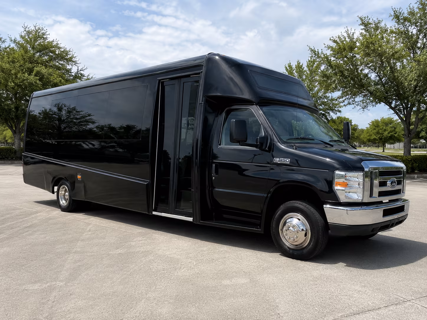 bus rentals for college sports and tailgate groups heading to uc davis