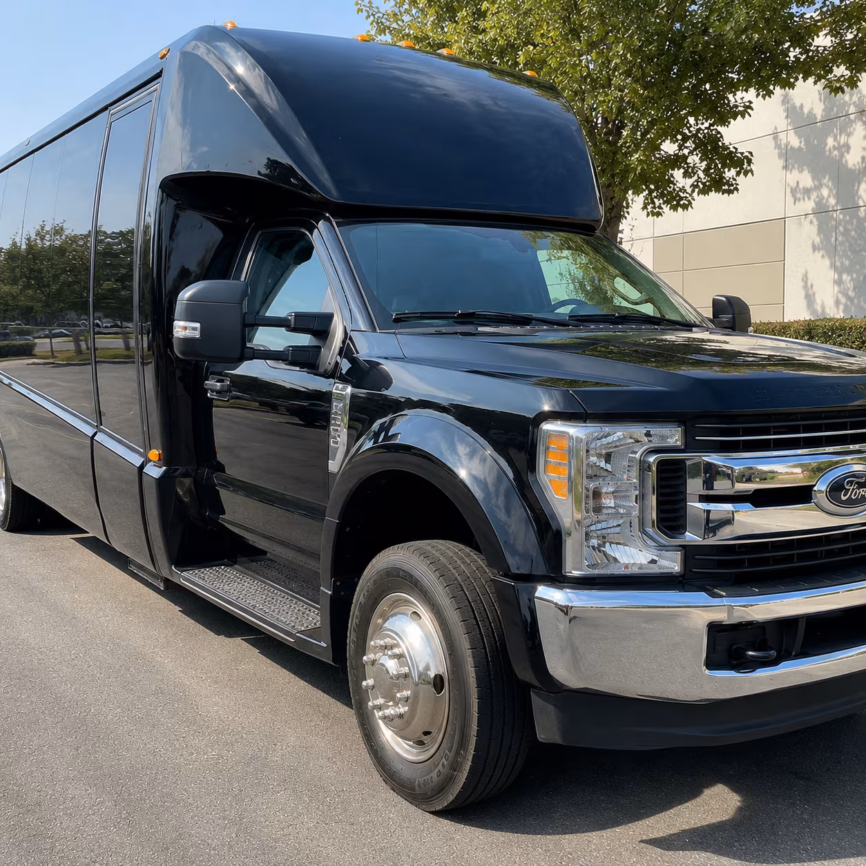 shuttle buses for yuba city wedding guests between hotels and venues