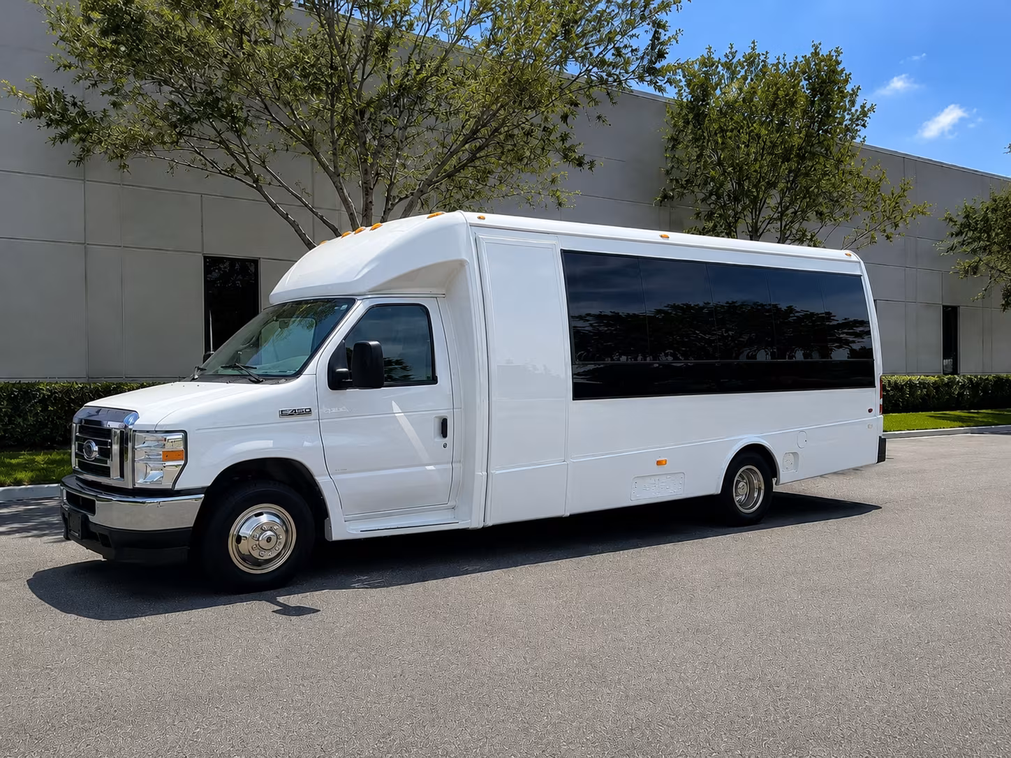winery tour and pub crawl buses around yuba city