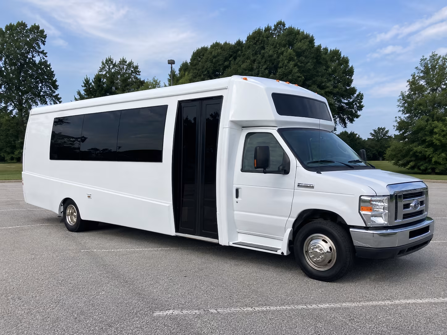 yuba city 18 passenger party bus