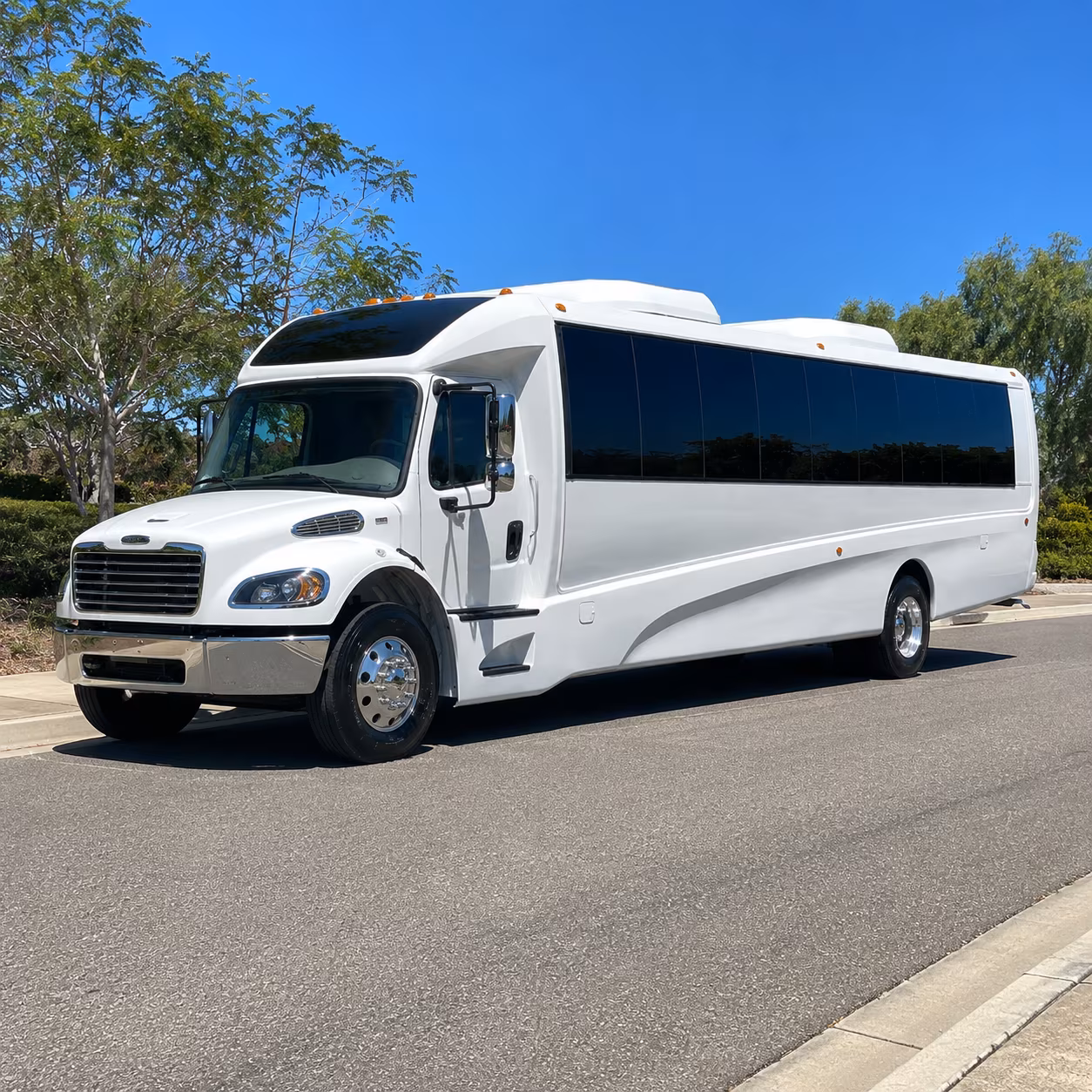 yuba city 20 passenger minibus
