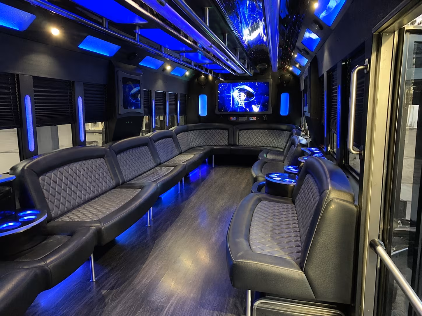 yuba city 28 passenger party bus interior