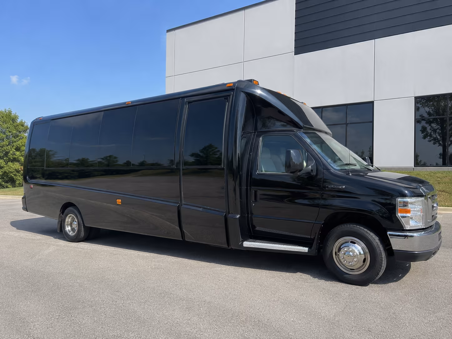 yuba city new years eve party bus rental